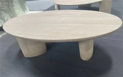 طاولة طعام الترافرتين