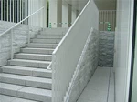 خطوات حجرية ضخمة لمسارات الحديقة
